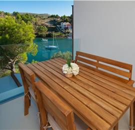 5 bedroom villa with heated infinity pool and sea views near Milna, Brac Island, sleeps 10